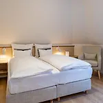 Wellings Romantik Zur Linde מלון