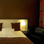 Wellings Romantik Zur Linde 4* מוארס