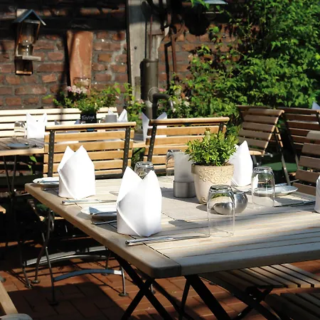 Wellings Romantik Zur Linde Szálloda Moers