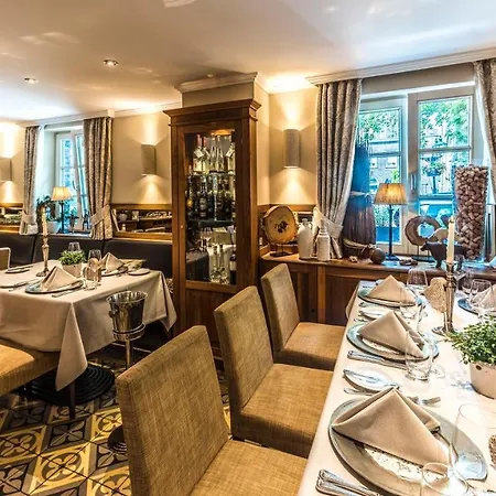 Hotell Wellings Romantik Zur Linde 4*