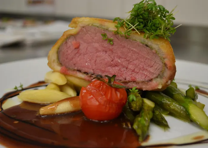 Wellings Romantik Zur Linde Отель Мёрс