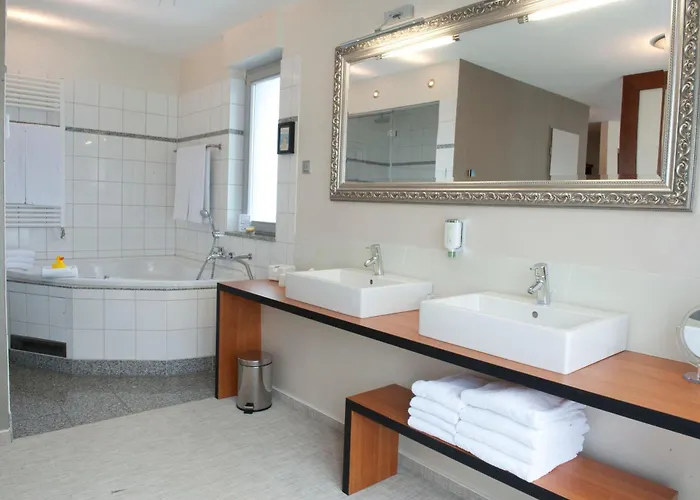 Wellings Romantik Zur Linde Ξενοδοχείο Moers